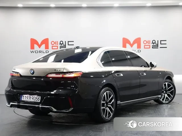 BMW 7 Series (G70) id 3638735 из Кореи 13