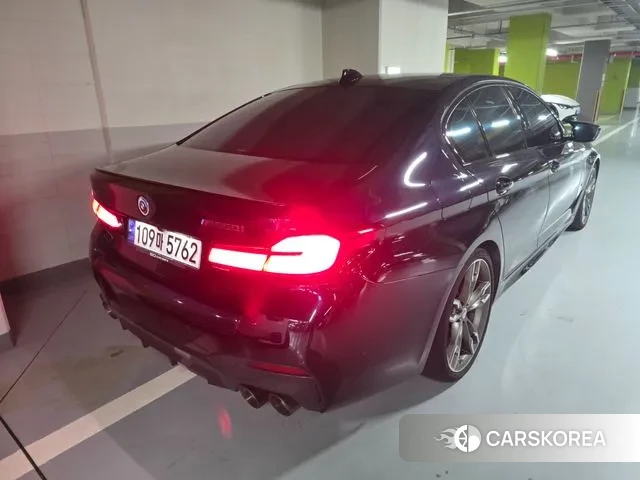 BMW 5 Series (G30) 2023 Черный из Кореи, фото 3