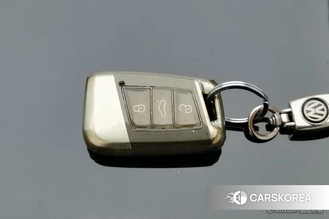 Volkswagen Passat PHEV id 4264109 из Китая 17