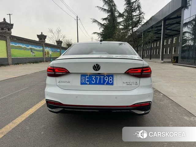 Volkswagen Lavida 2023 Белый из Китая, фото 3