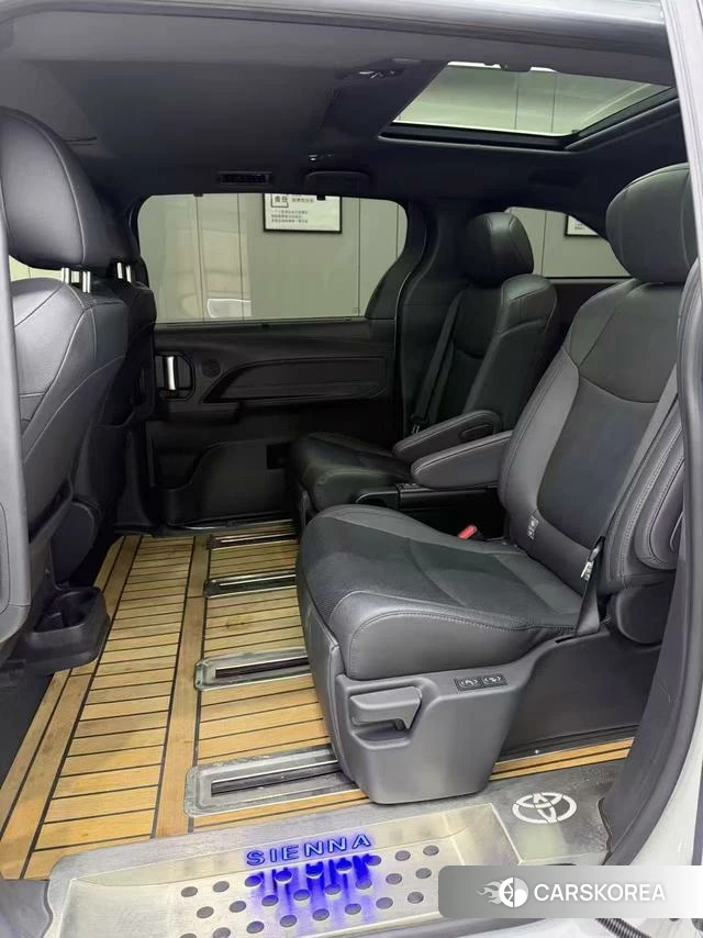Toyota Saina 2022 Белый из Китая, фото 5