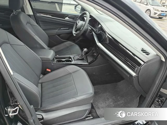 Volkswagen Passat id 4341847 из Китая 9