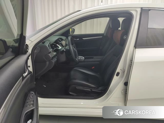 Honda Civic id 4365902 из Китая 13