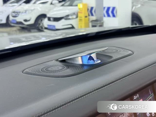 Ideal car Ideal ONE 2023 Темно-серый из Китая, фото 4