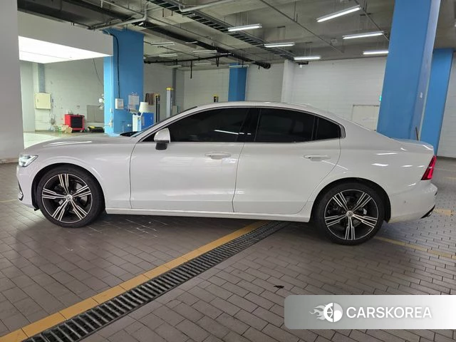 Volvo S60 3rd generation 2021 Белый из Кореи, фото 3