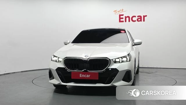 BMW 5 Series (G60) id 4515668 из Кореи 13