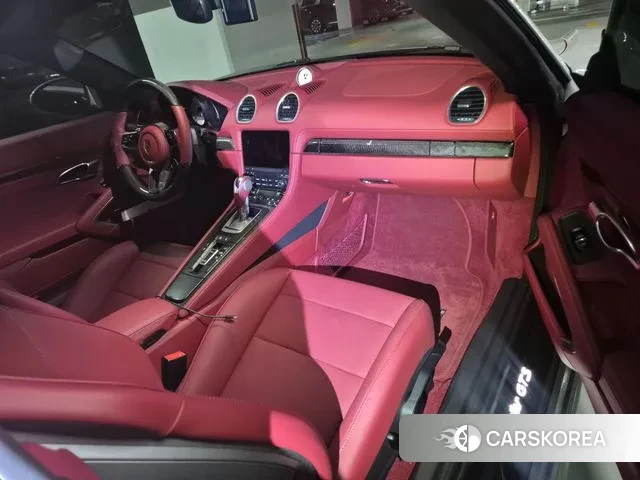 Porsche 718 Boxster 2023 Серебристо-серый из Кореи, фото 3