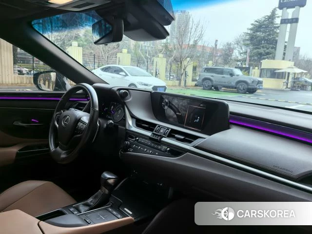 Lexus ES id 4209378 из Китая 10