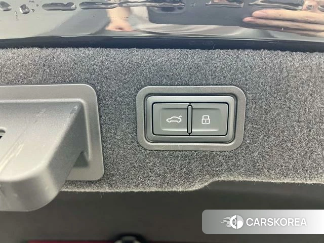 Audi A8 id 4353135 из Китая 23