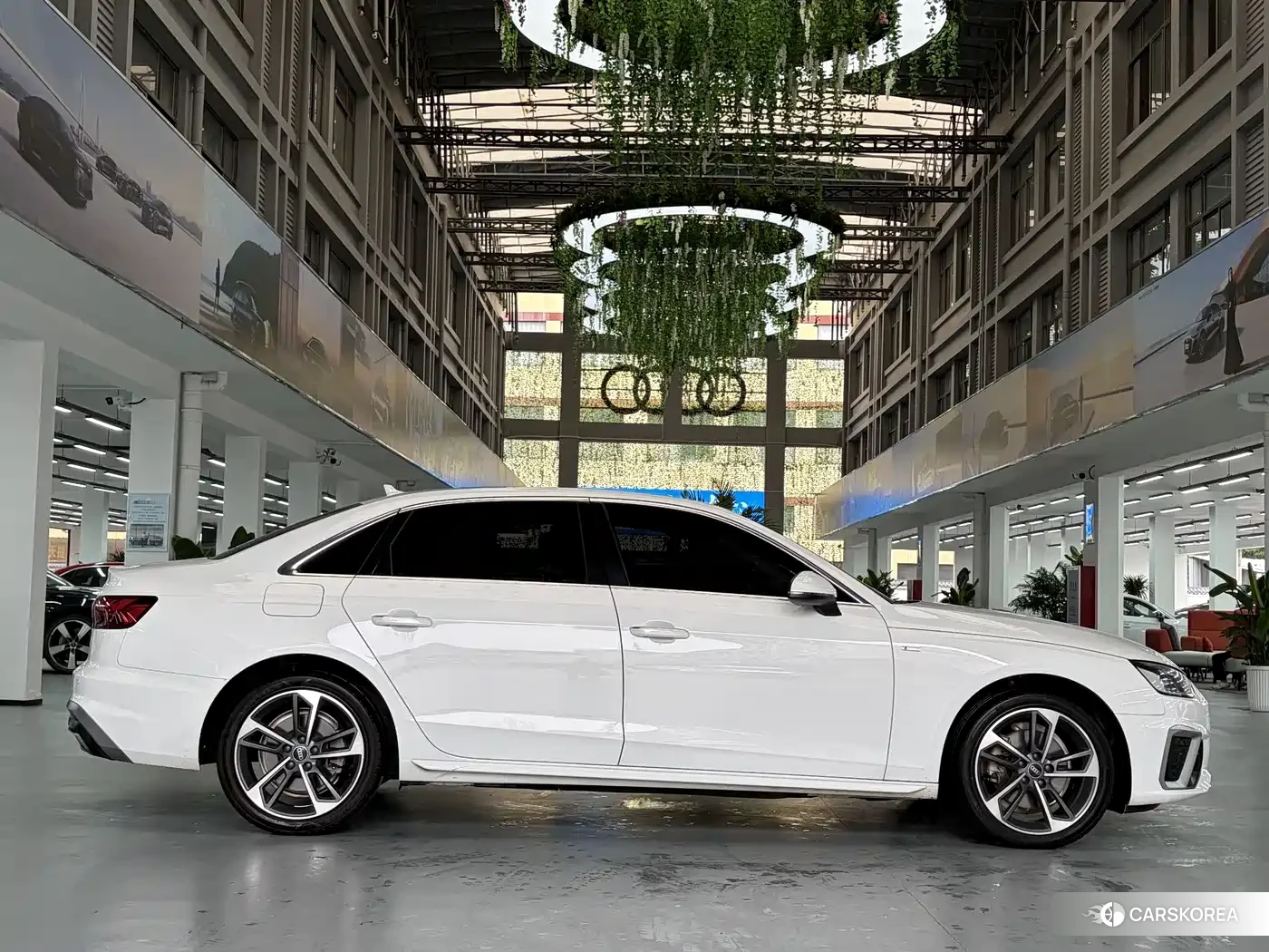 Audi A4L 2022 Белый из Китая, фото 3