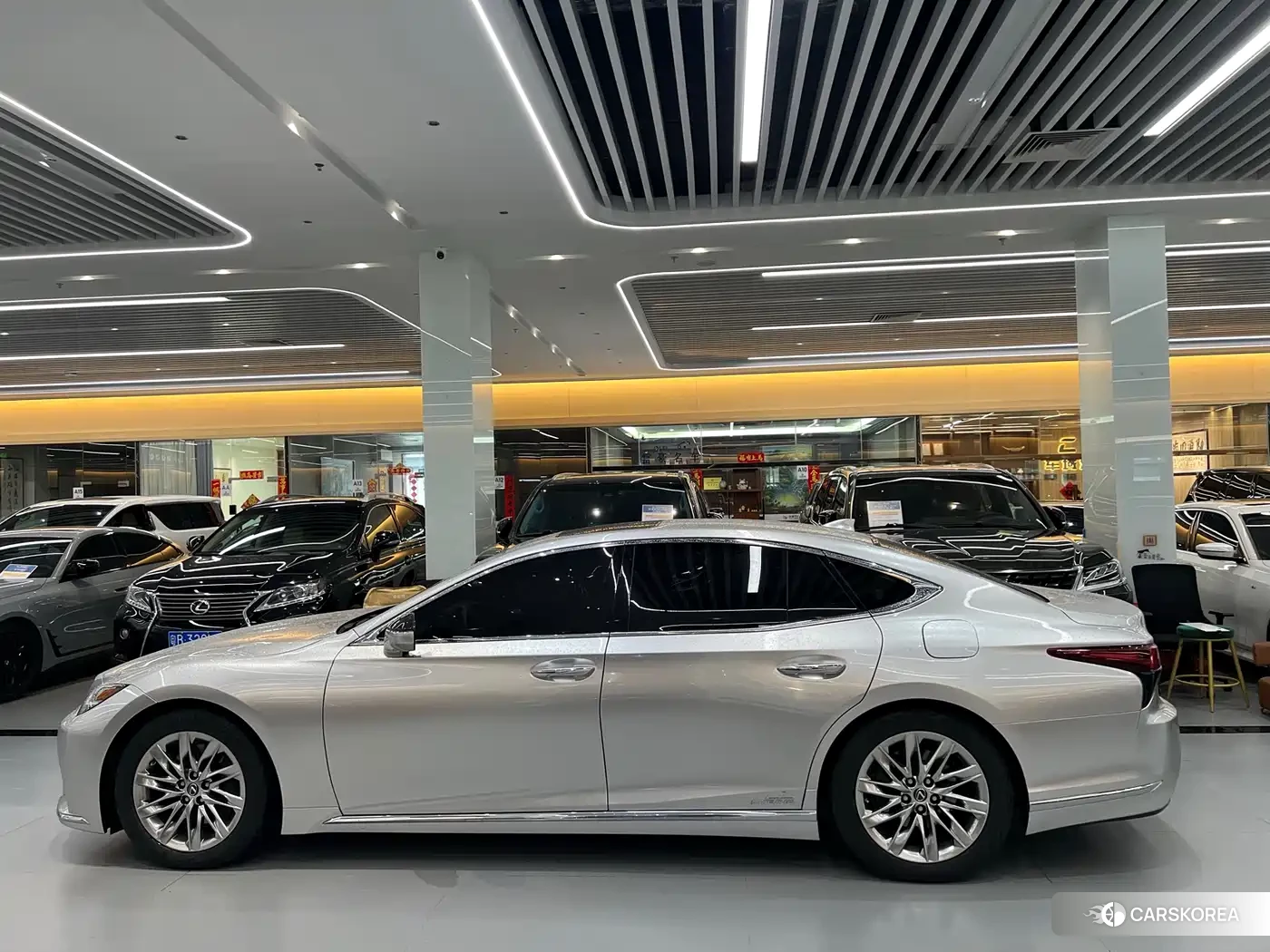 Lexus LS 2022 Silver/gray из Китая, фото 3