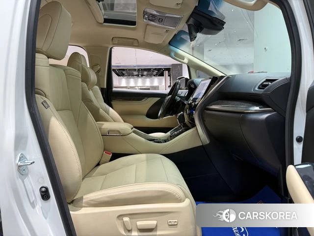 Toyota Elfa id 4276501 из Китая 23