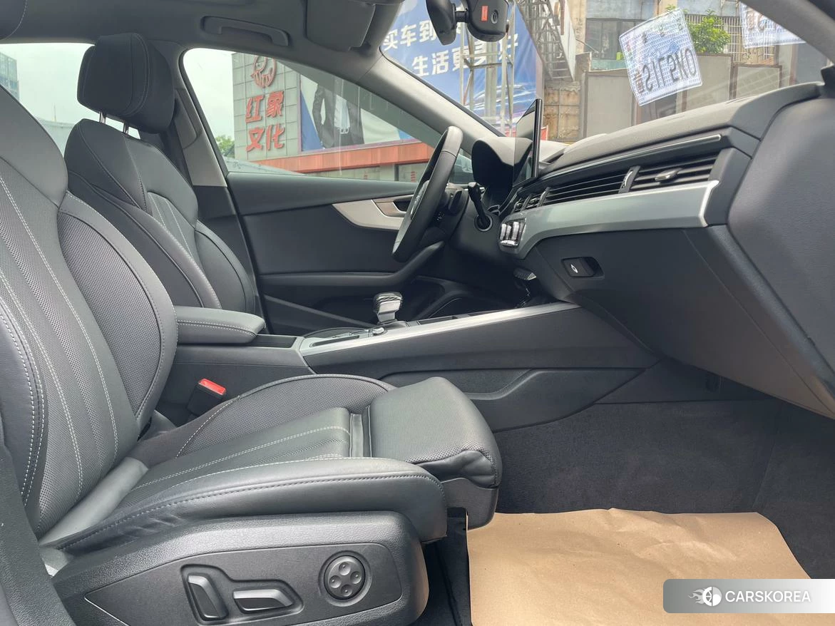 Audi A4L id 4512827 из Китая 21