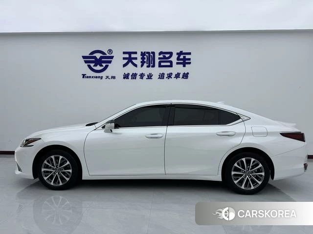 Lexus ES id 4301644 из Китая 13