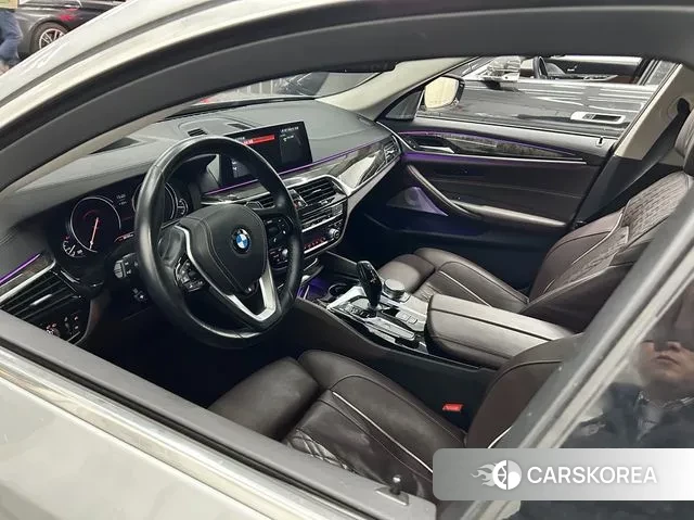 BMW 5 Series (G30) 2018 Серебряный из Кореи, фото 3
