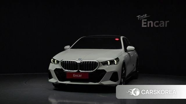 BMW 5 Series (G60) id 4421792 из Кореи 23