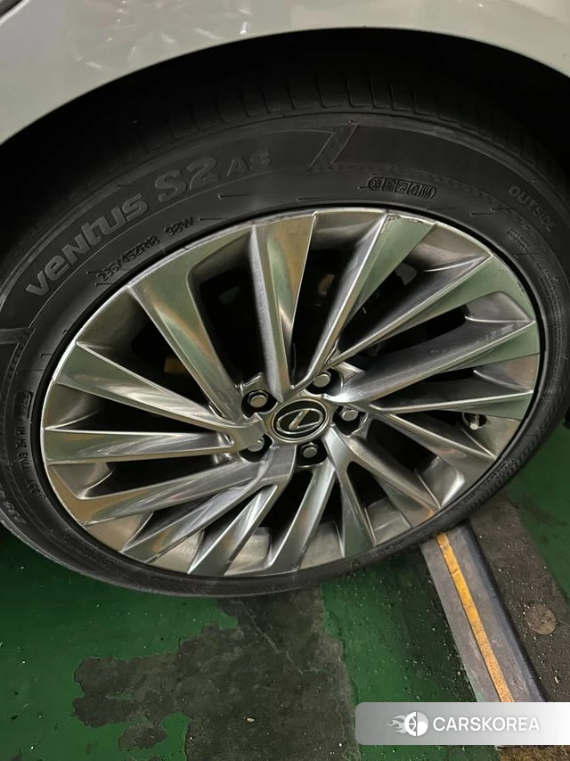 Lexus ES300h 7th generation 2019 Песочный из Кореи, фото 3