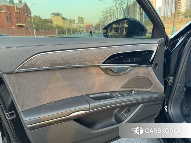Audi A8 2023 Черный из Китая, фото 5
