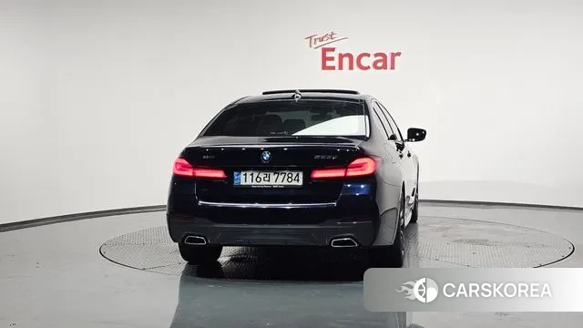 BMW 5 Series (G30) id 3044227 из Кореи 13