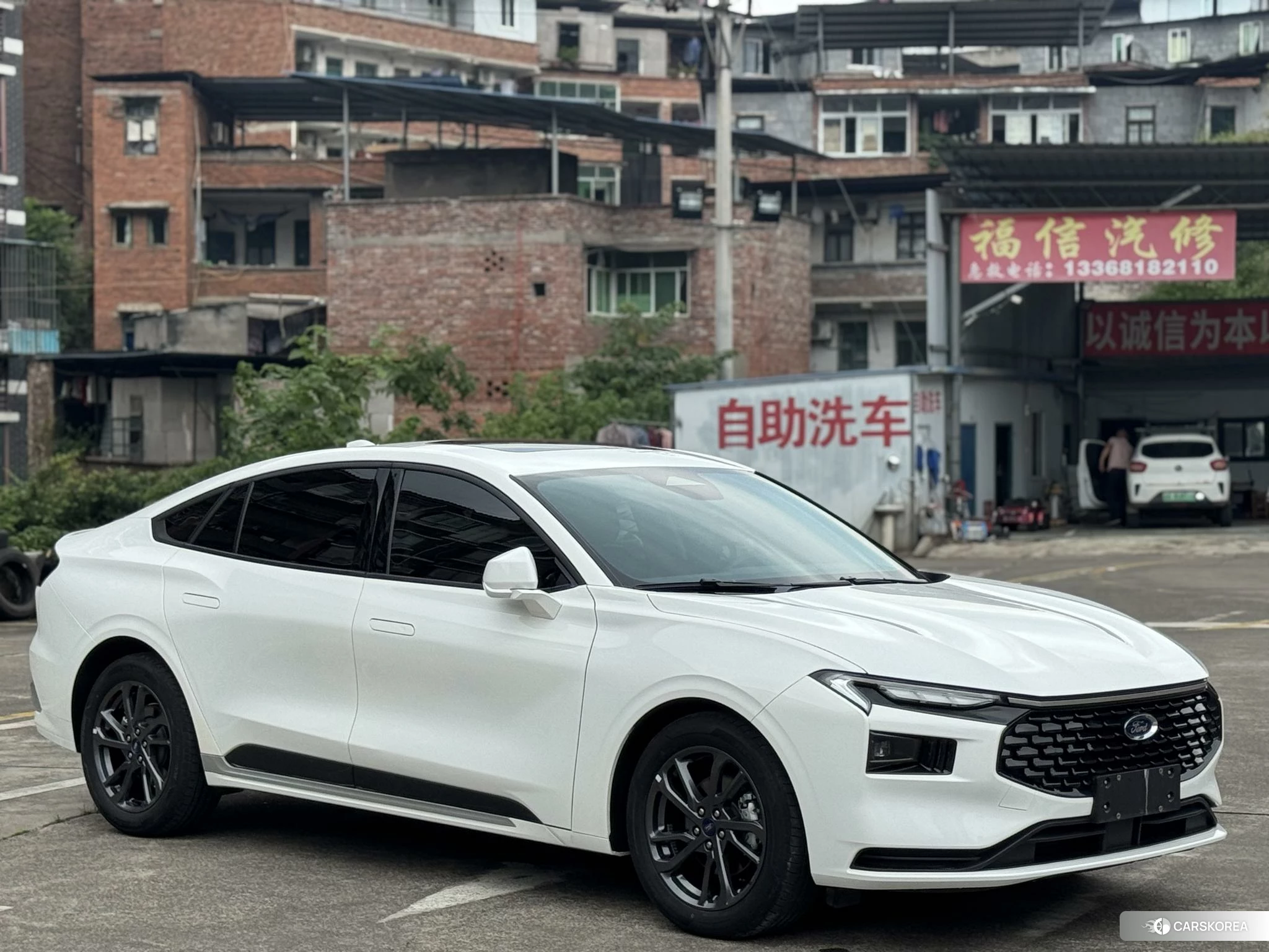 Ford Mondeo 2024 Белый из Китая, фото 3