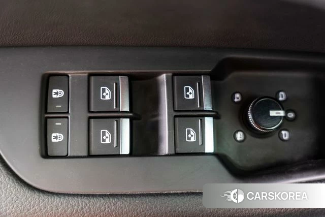 Audi A6L id 4300997 из Китая 17