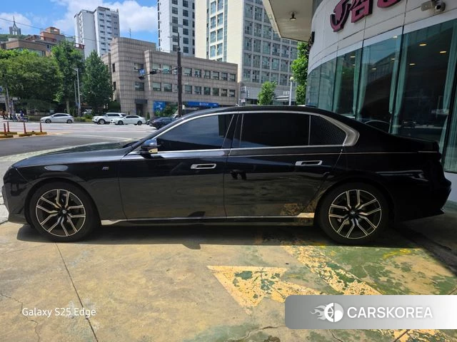 BMW 7 Series (G70) 2025 Черный из Кореи, фото 3