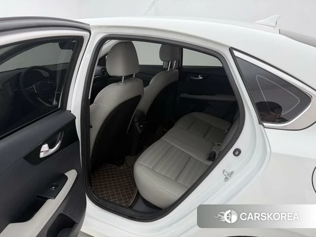 Kia K3 id 4307642 из Китая 9