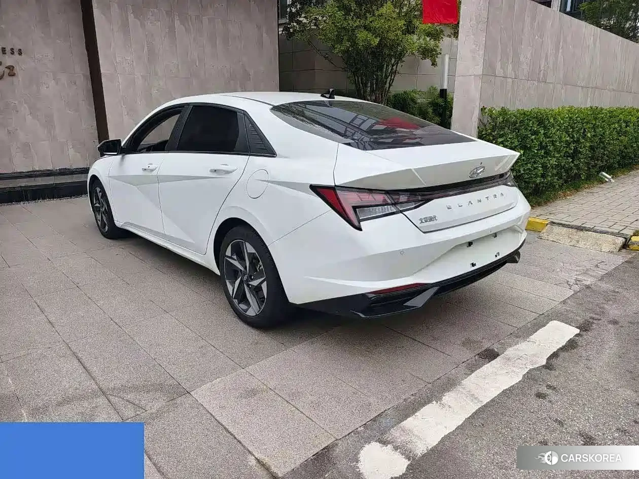 Hyundai Elantra 2022 Белый из Китая, фото 3