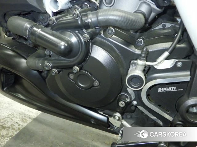 Engine photo