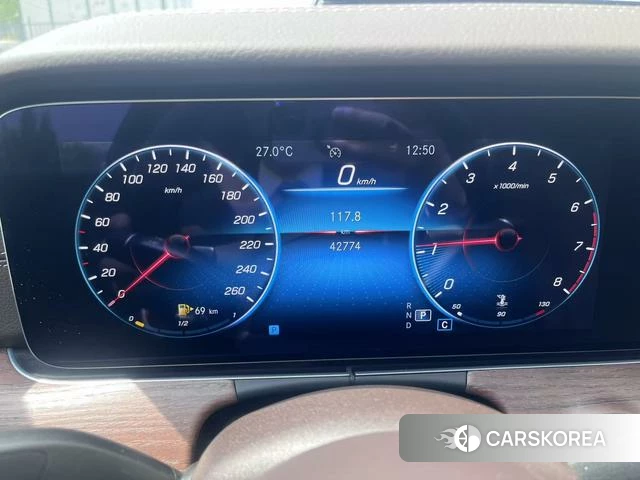 Mercedes-Benz E-class 2023 Черный из Китая, фото 3