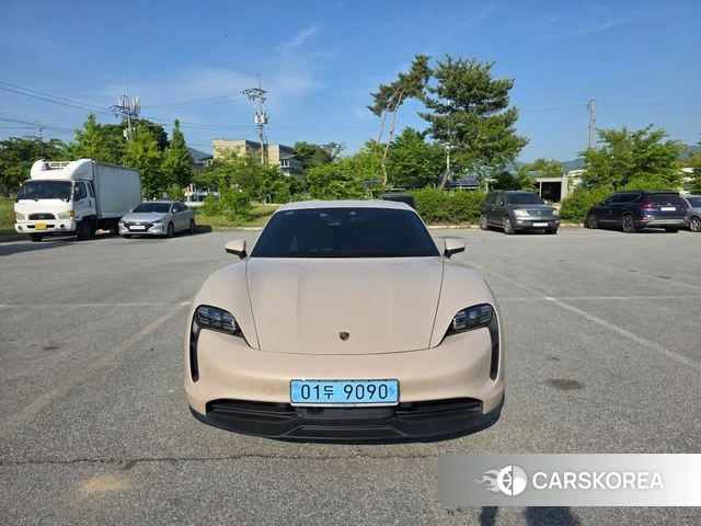 Porsche Taycan 2023 Песочный из Кореи, фото 3