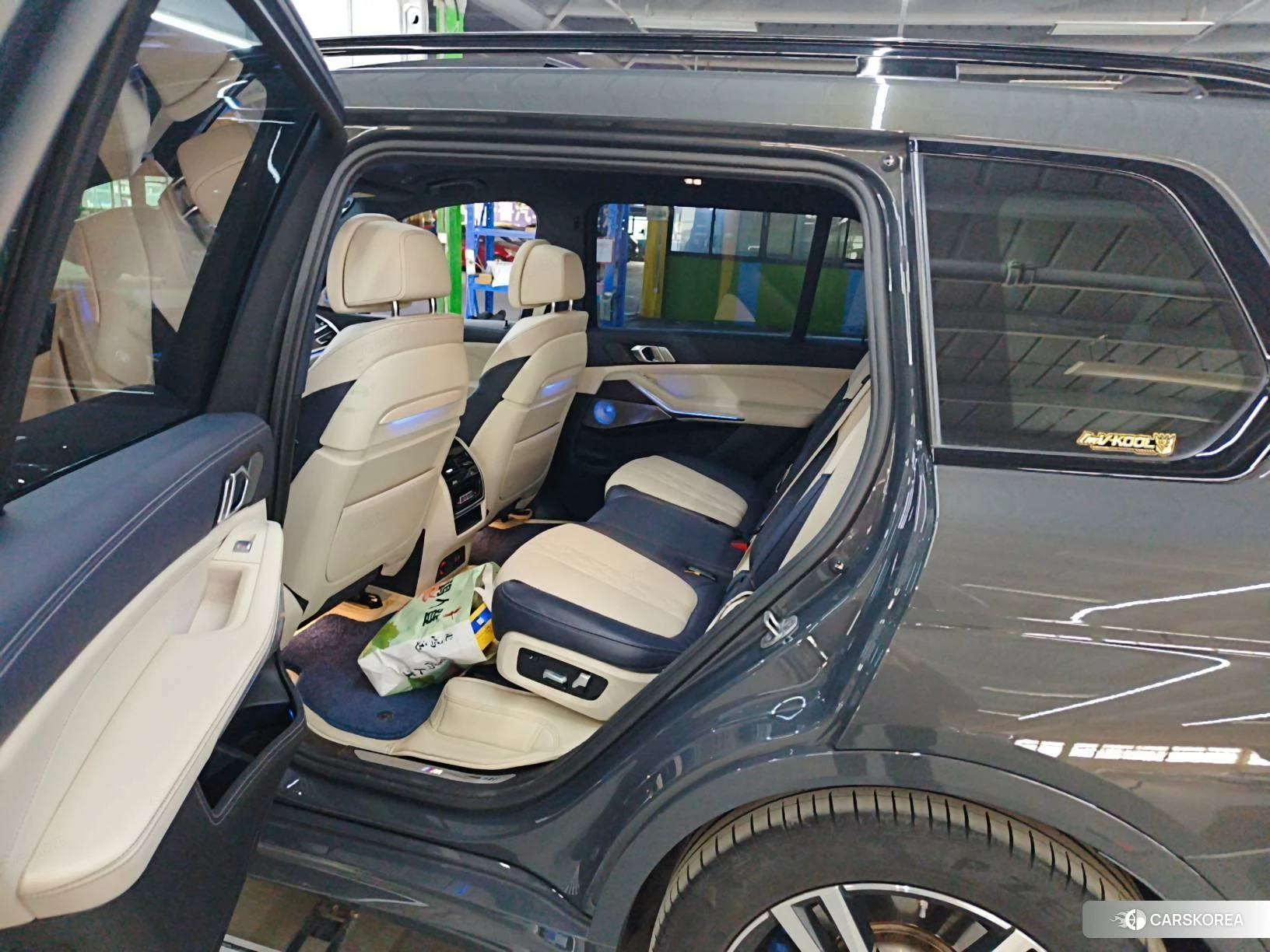 BMW X7 2021 Темно-серый из Китая, фото 5