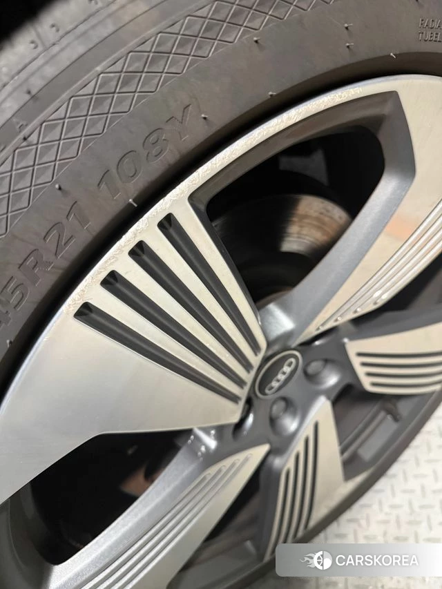 Audi e-Tron 2021 Черный из Кореи, фото 3