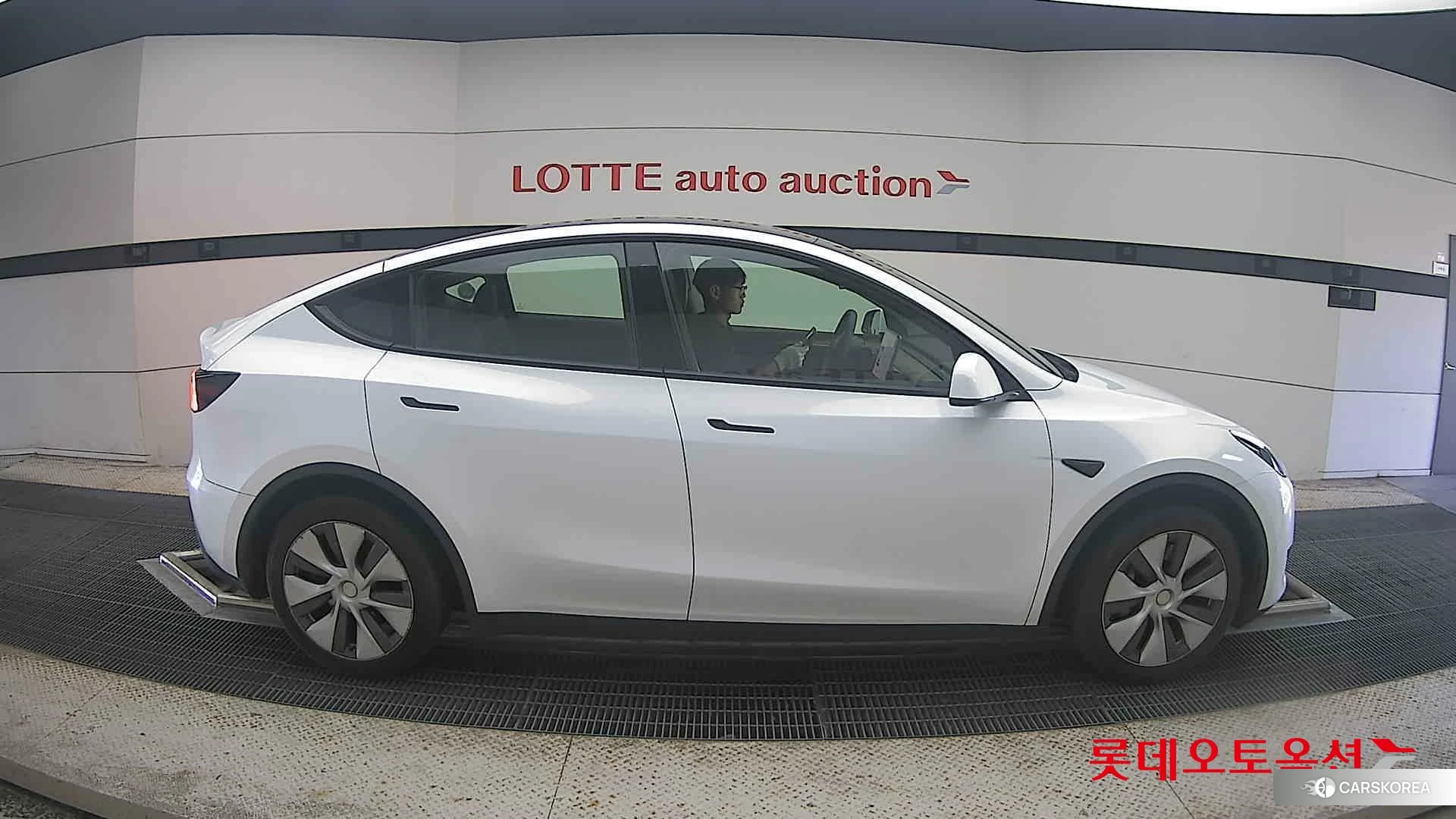 Tesla Model Y RWD id 4909362 из Кореи 23