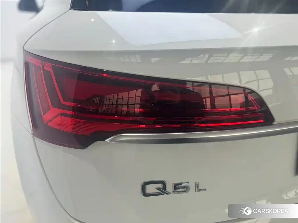 Audi Q5L id 4653903 из Китая 9