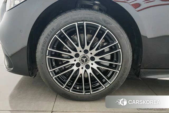 Mercedes-Benz Class C id 4334779 из Китая 17