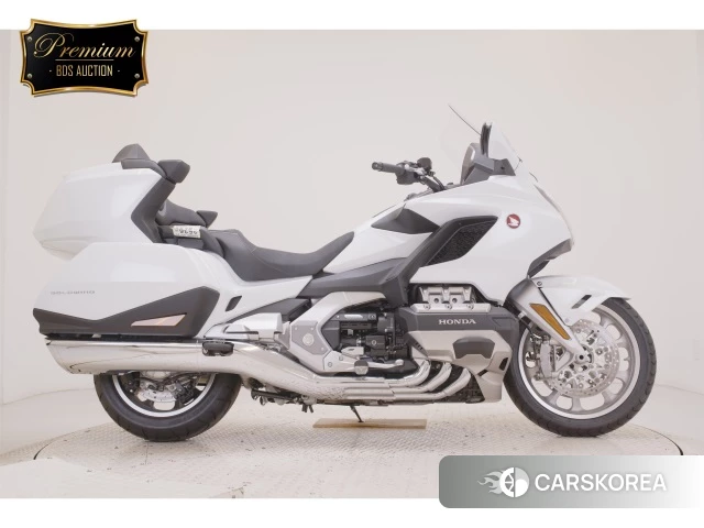 Проданный Honda GL1800 TOUR DCT 2026 из Японии