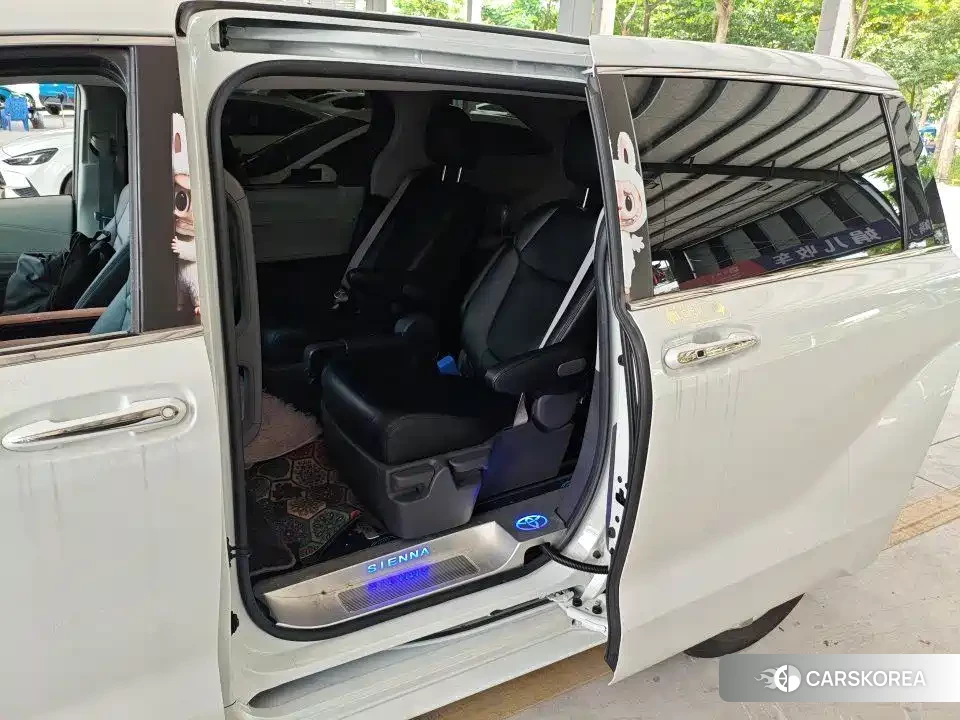 Toyota Sienna 2024 Белый из Китая, фото 3