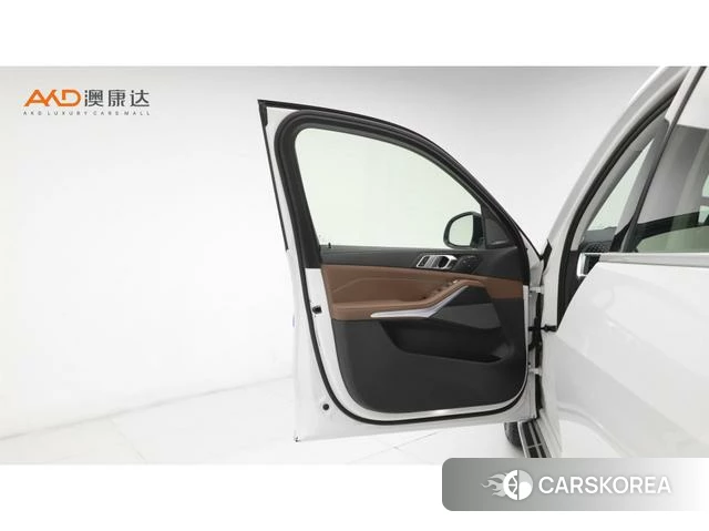 BMW X7 2024 Белый из Китая, фото 4