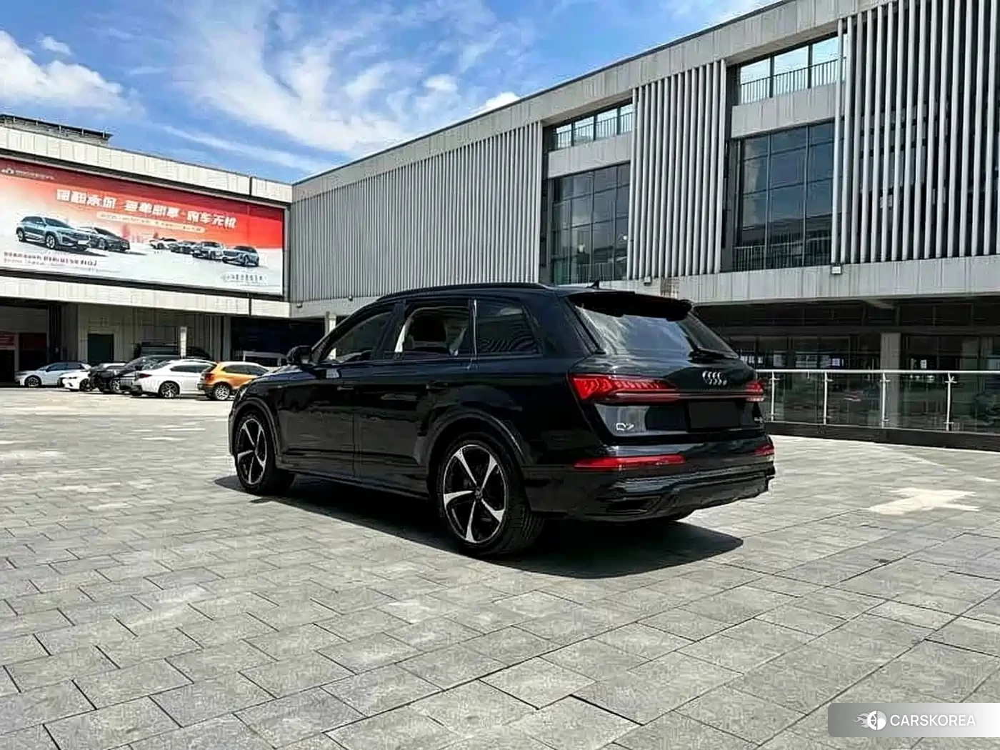 Audi Q7 2021 Черный из Китая, фото 4