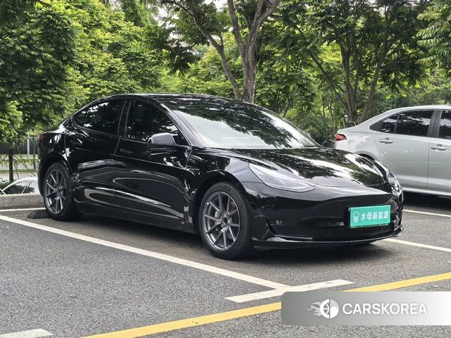 Tesla Model 3 2023 Черный из Китая, фото 3