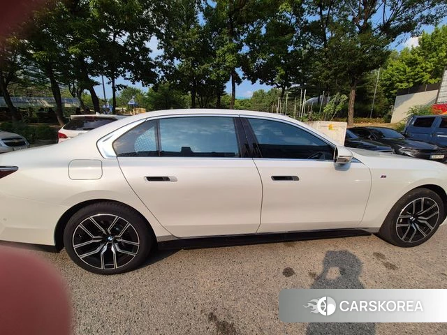 BMW 7 Series (G70) 2024 Белый из Кореи, фото 3