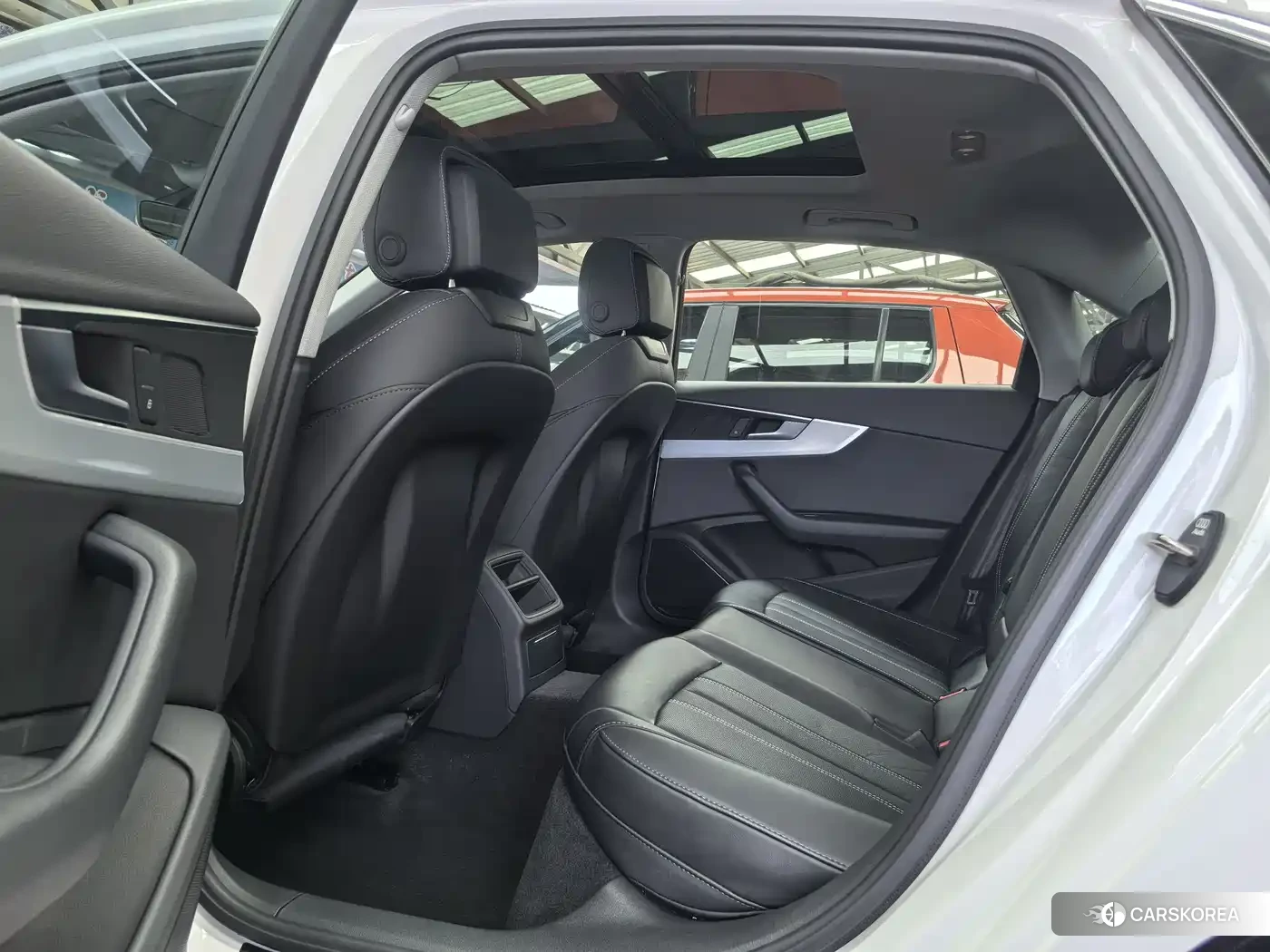 Audi A4L 2023 Белый из Китая, фото 3