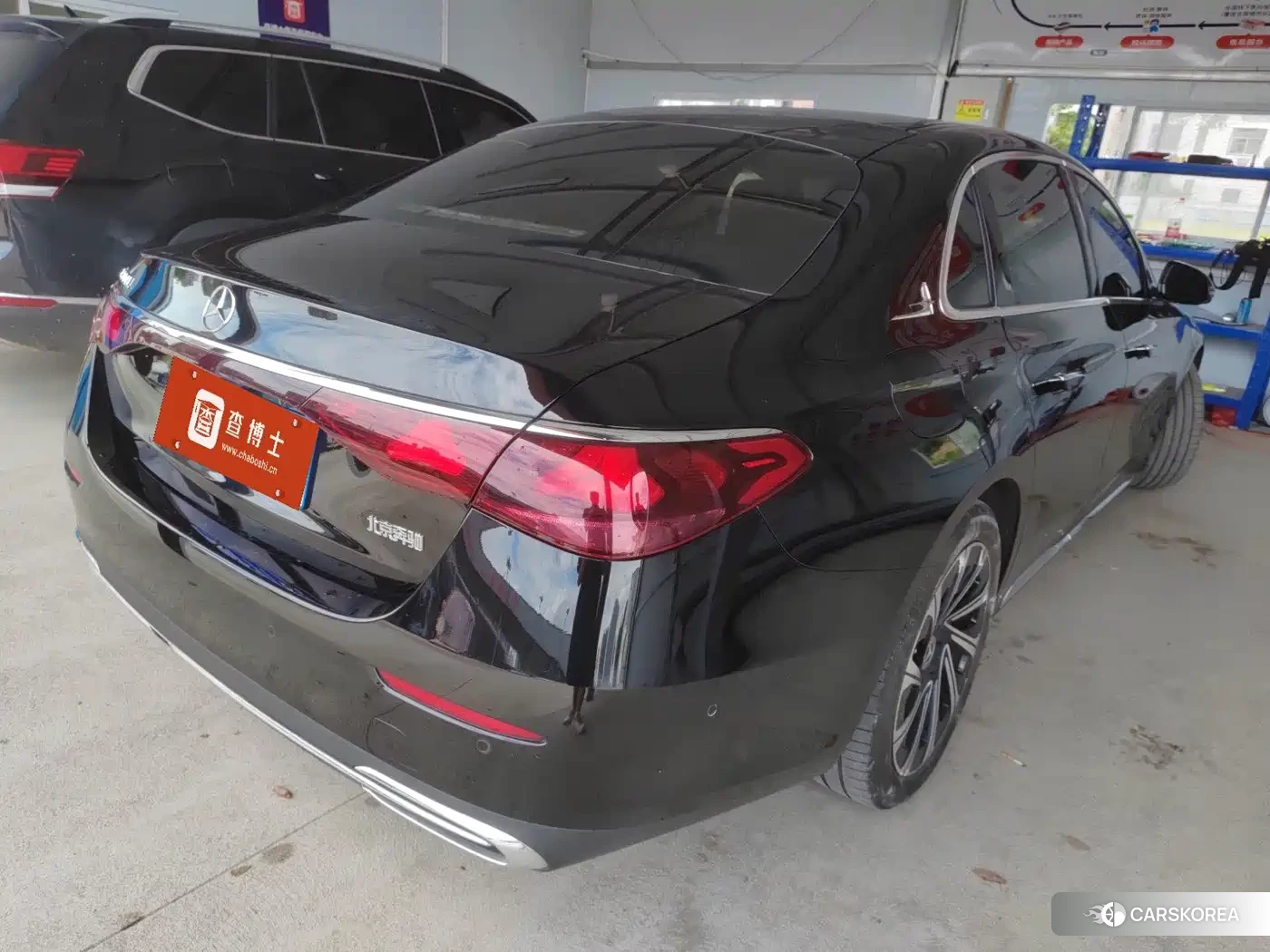 Mercedes-Benz E-Class 2024 Черный из Китая, фото 3