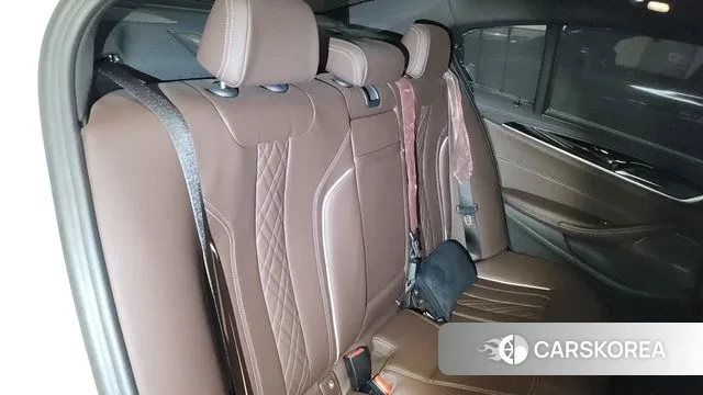 BMW 5 Series (G30) 2022 Белый из Кореи, фото 3