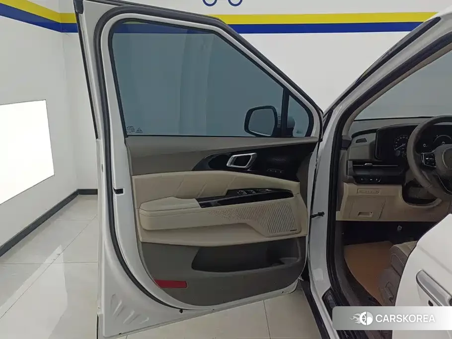 Kia Carnival id 4607225 из Китая 9