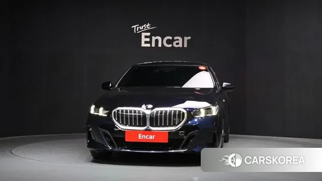 BMW 5 Series (G60) id 3382929 из Кореи 13