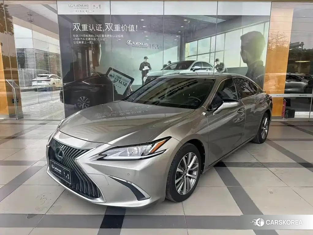 Lexus ES 2021 Silver/gray из Китая, фото 3