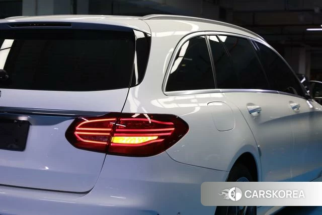 Mercedes-Benz Class C (imported) id 3993415 из Китая 9