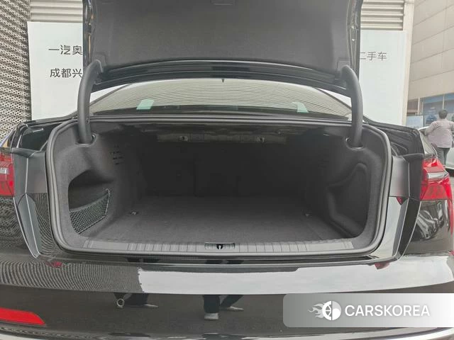 Audi A6L id 4290299 из Китая 10